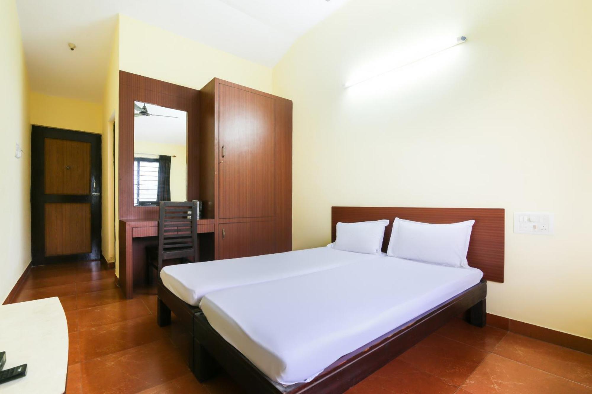 Hotel O Raviraj Classic Cana Exterior foto